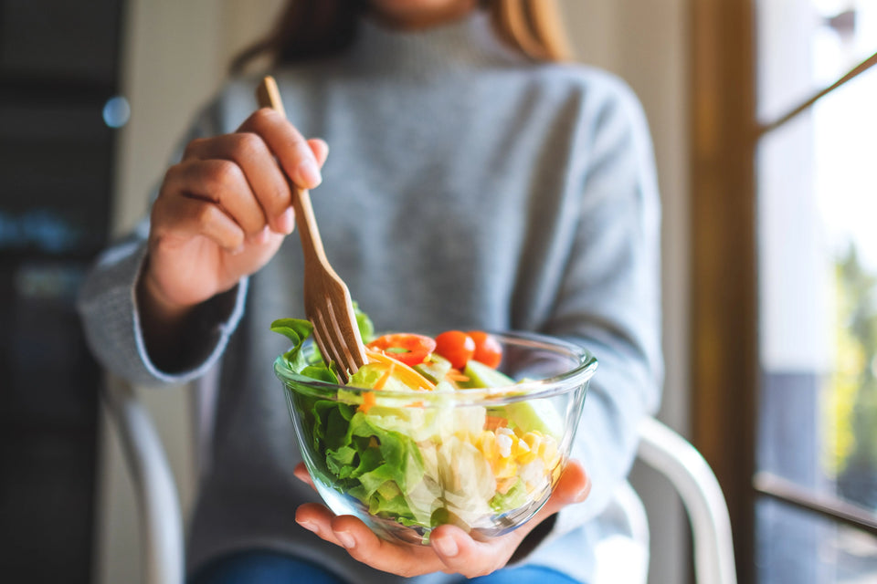 Repas léger et équilibré : salade de légumes frais pour la perte de poids